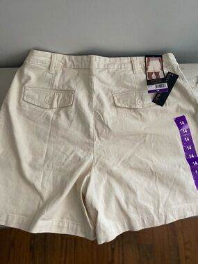 Banana Republic Cream Cotton Button-Front Shorts